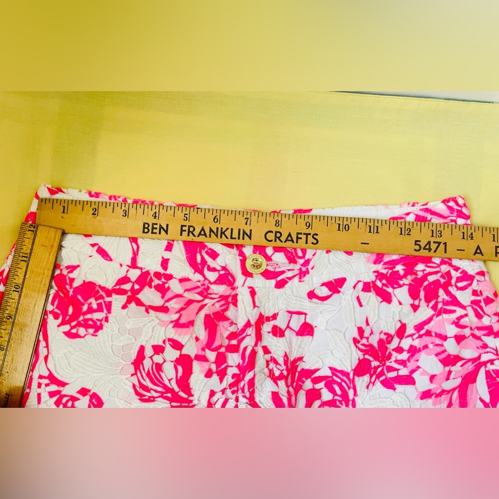 NEW LILLY PULITZER RESORT WHITE CALIENTE KELLY LACE SHORTS SIZE 00. - Picture 10 of 17